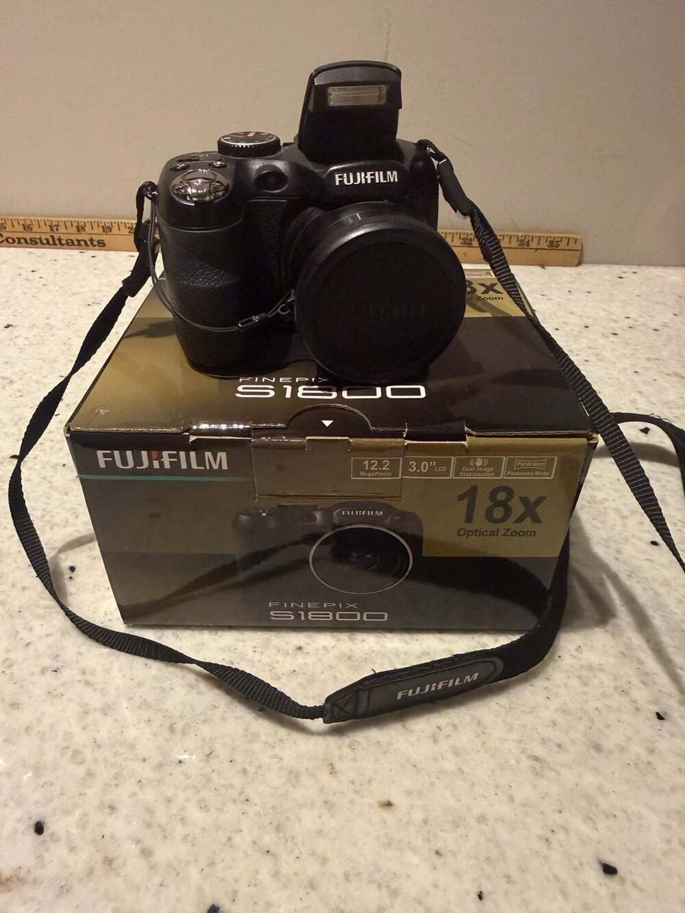 Fujifilm FinePix S1800 Digital Camera With Box